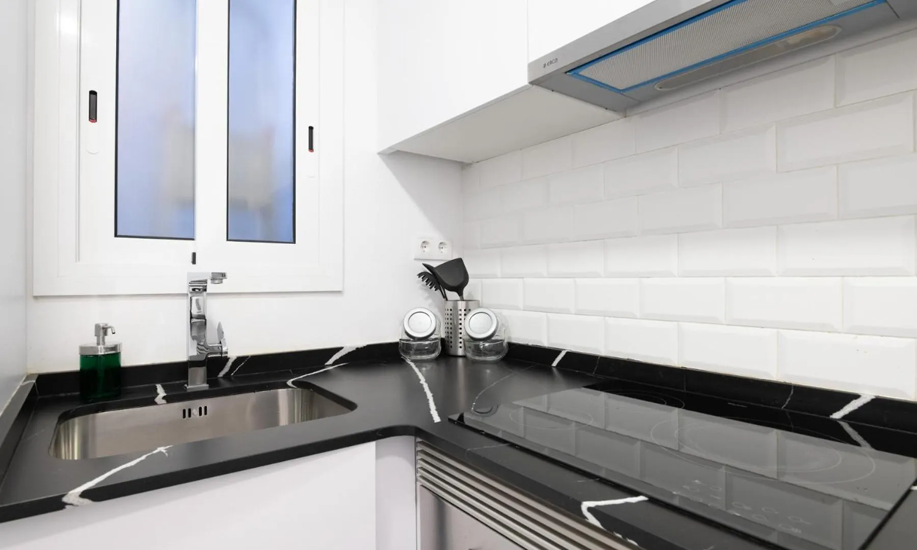 Apartamento Nuevo Con Encanto En Sagrada Familia Barcelona 0*,
