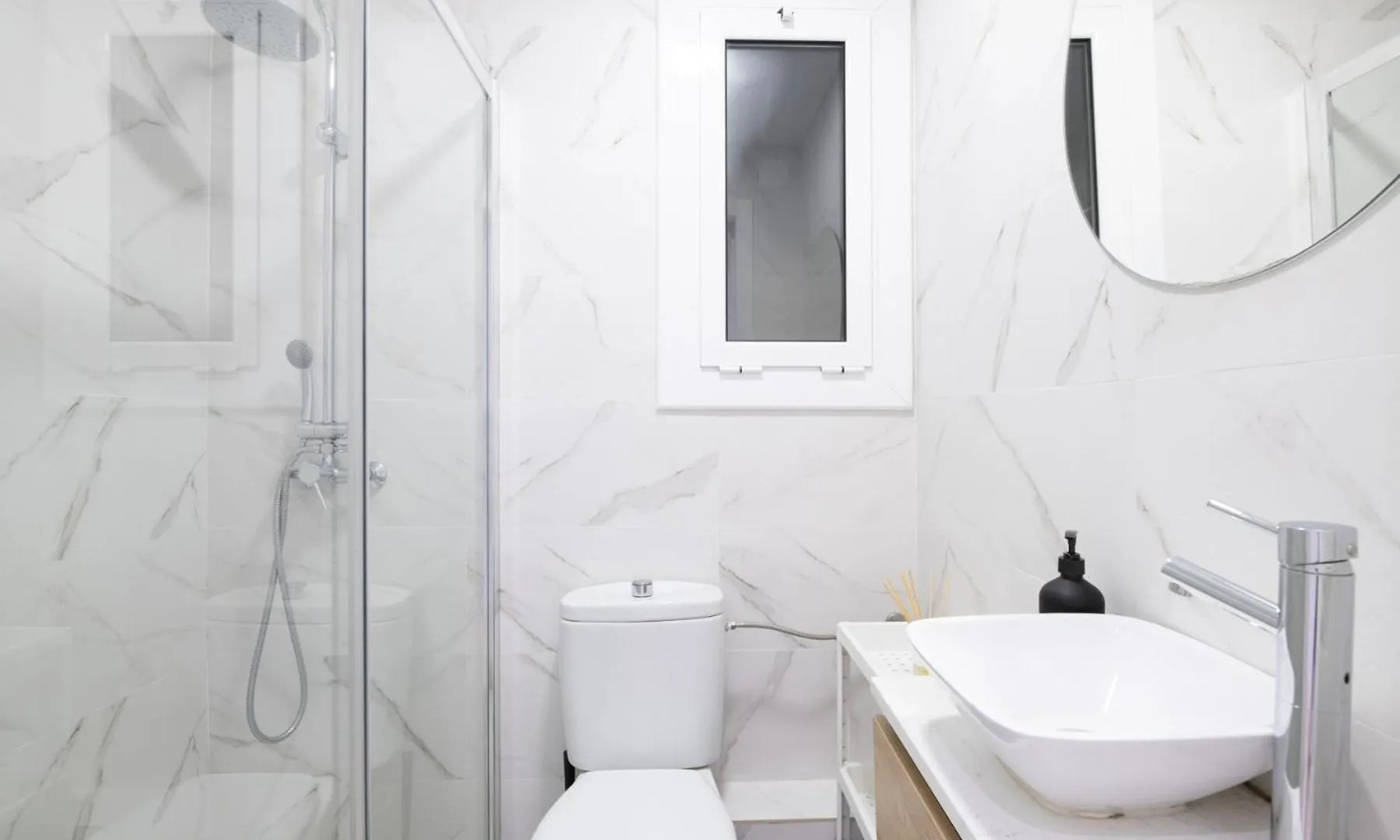 Apartamento Nuevo Con Encanto En Sagrada Familia バルセロナ